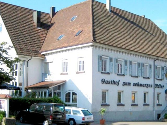 Gasthof Schwarzer Adler - Vista al exterior