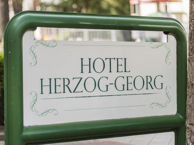 Hotel Herzog Georg - логотип