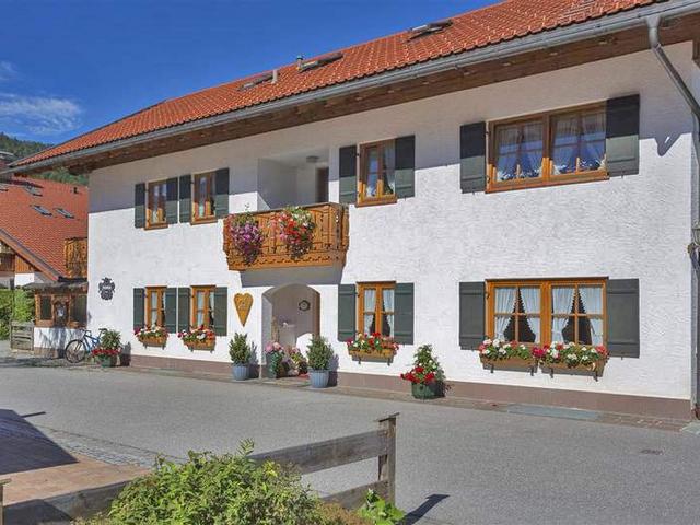 Ferienwohnungen Haus Werdenfels - Udenfor