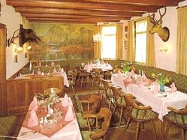 Gasthof Zum Hirsch -329 Jahre Tradition- - Restaurant