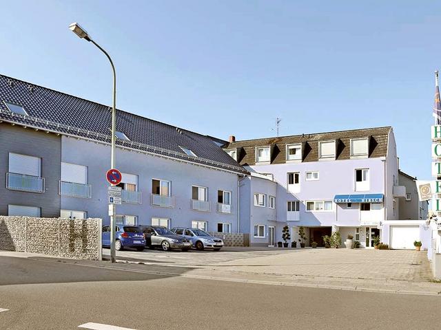 Hotel zum Hirsch - Εξωτερική άποψη