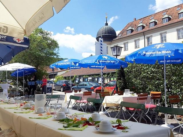 Klosterwirtschaft Pielenhofen - Bar con tavolini all' aperto