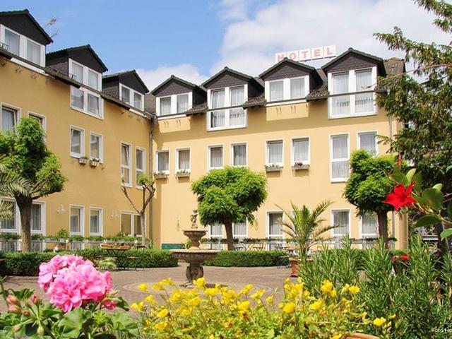 Hotel Restaurant Waldschl&ouml;&szlig;chen - Pohled zvenč&iacute;