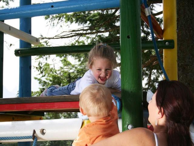 Hotel Bellevue - &Delta;&omega;&mu;ά&tau;&iota;&omicron; &pi;&alpha;&iota;&chi;&nu;&iota;&delta;&iota;ώ&nu;